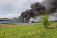Во Львовской области из-за пожара в автобусе загорелась целая СТО