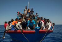 Скандал с мигрантами: Италия на все лето закроет порты
