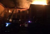В Одесской области в школу попала молния, огонь уничтожил классы на последнем этаже