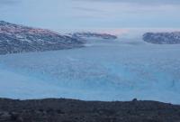 От Гренландии откололся шестикилометровый айсберг (видео)