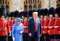 Трамп смутил британскую королеву во время официальной встречи