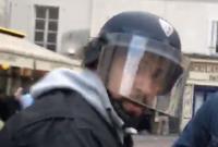 Советник Макрона избил митингующего в Париже, - Le Monde (видео)