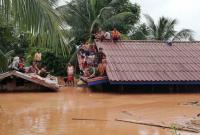 В Лаосе после прорыва плотины началось наводнение: пропали без вести сотни людей, есть погибшие (видео)