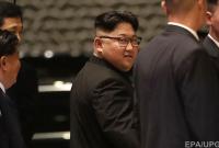 Ким Чен Ын привез в Сингапур личный унитаз