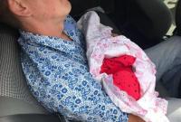 В Черкассах женщина пыталась продать новорожденную дочь за $5 тысяч на выходе из роддома