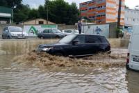 Зливи з градом в Молдові: на вулицях столиці метрова вода