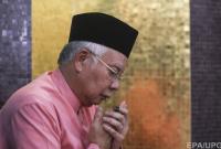 Экс-премьеру Малайзии запретили выезжать из страны после поражения его партии на выборах