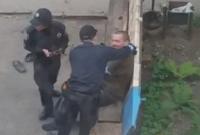 Опубликовано видео, как полиция в Сумах издевается над мужчиной