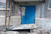 В Донецкой области у подъезда многоэтажки упала бетонная стена, пострадали дети