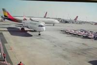 В аэропорту Стамбула самолет "прошил" крылом пассажирский лайнер (видео)