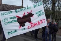 Во Франции люди устроили митинг против увеличения популяции медведей