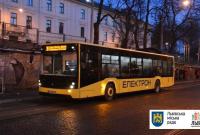 С 1 июня за проезд в автобусах Львова будут платить все пассажиры