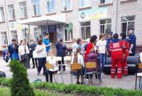Массовое отравление в школе Харькова: специалисты установили источник неизвестного газа