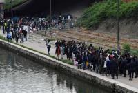 Во Франции проходит эвакуация крупнейшего в Париже лагеря мигрантов