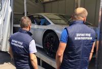 Фискалы защитили бюджет Украины: контрабандный Lamborghini остался на границе
