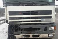 В Харькове грузовик столкнулся сразу с пятью автомобилями