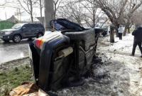 В Одессе автомобиль врезался в столп и перевернулся: есть погибшие