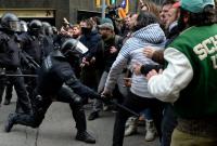 Массовые протесты в Каталонии: в столкновениях пострадали около ста человек