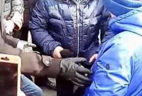 Трагедия в Кемерово: вице-губернатор встал на колени перед местными жителями