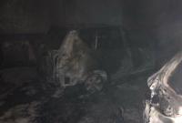 В Киеве в подземном паркинге произошел пожар: сгорели несколько авто