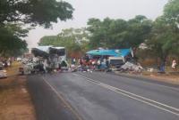 Лобовое столкновение двух автобусов в Африке: погибли до полусотни человек