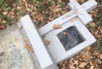 Неизвестные в Польше осквернили украинские могилы