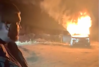 Лидер "евробляхеров" сжег свой Land Rover в знак протеста (видео)