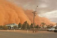 Австралию накрыла мощная пыльная буря: жителей Сиднея призвали покинуть улицы