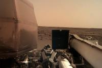 Зонд InSight на Марсе показал первое селфи и поверхность планеты