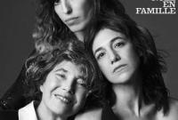 В кругу семьи. Джейн Биркин вместе с дочерьми снялась для новогоднего номера Vogue Paris