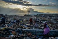 Более тысячи человек могут оставаться под завалами из-за землетрясения в Индонезии