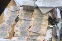 В Киеве на взятке в 650 тысяч гривен погорел чиновник "Укравтодора"