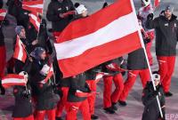 Российские дипломаты поздравили Австрию с национальным днем ​​латвийским флагом
