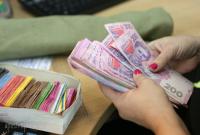 Средняя зарплата в Украине за год выросла на 13%
