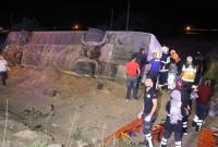 Автобус перевернулся в Турции: шесть погибших, 43 раненых