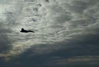 Российский истребитель Су-27 пронесся над украинскими военными кораблями (видео)