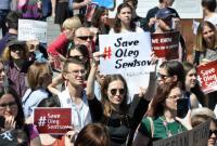 Писатели во Львове устроили марафон-чтения в поддержку Сенцова