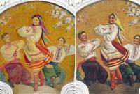 "Деукраинизировали": на фреске в московском метро украинке заменили венок на платок, - журналист