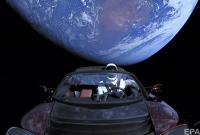 Ученый объяснил, почему фото Tesla Roadster в космосе выглядят как фальшивка