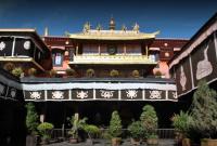 В Тибете загорелся буддийский монастырь VII века