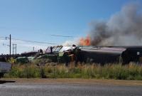 В ЮАР поезд врезался в грузовик и загорелся: 12 погибших, 180 пострадавших