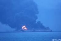 У берегов Китая вторые сутки горит танкер с нефтью, поиски членов экипажа продолжаются