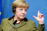 В Германии заявили, что Меркель пока не рассматривает вопрос поэтапной отмены санкций против РФ