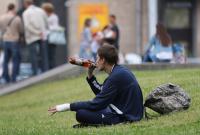 Украинцам в несколько раз хотят повысить штрафы за употребление алкоголя в публичных местах