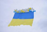 Флаг Украины поднялся на высоту два километра и полетел в Луганск (видео)