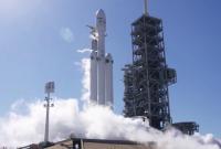 SpaceX заявила об успешном испытании ракеты Falcon Heavy (видео)