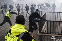 Протесты в центре Парижа: полиция начала задерживать участников акции