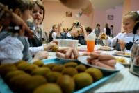 Проблемы качества питания в школах должны решаться на уровне министерств