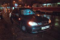 Возле Дарницкого вокзала в Киеве Daewoo сбил пешехода и провез его на крыше несколько десятков метров
