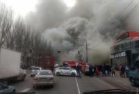 Масштабный пожар в Одессе: горит отделение Новой почты, шиномонтаж и мебельный цех
